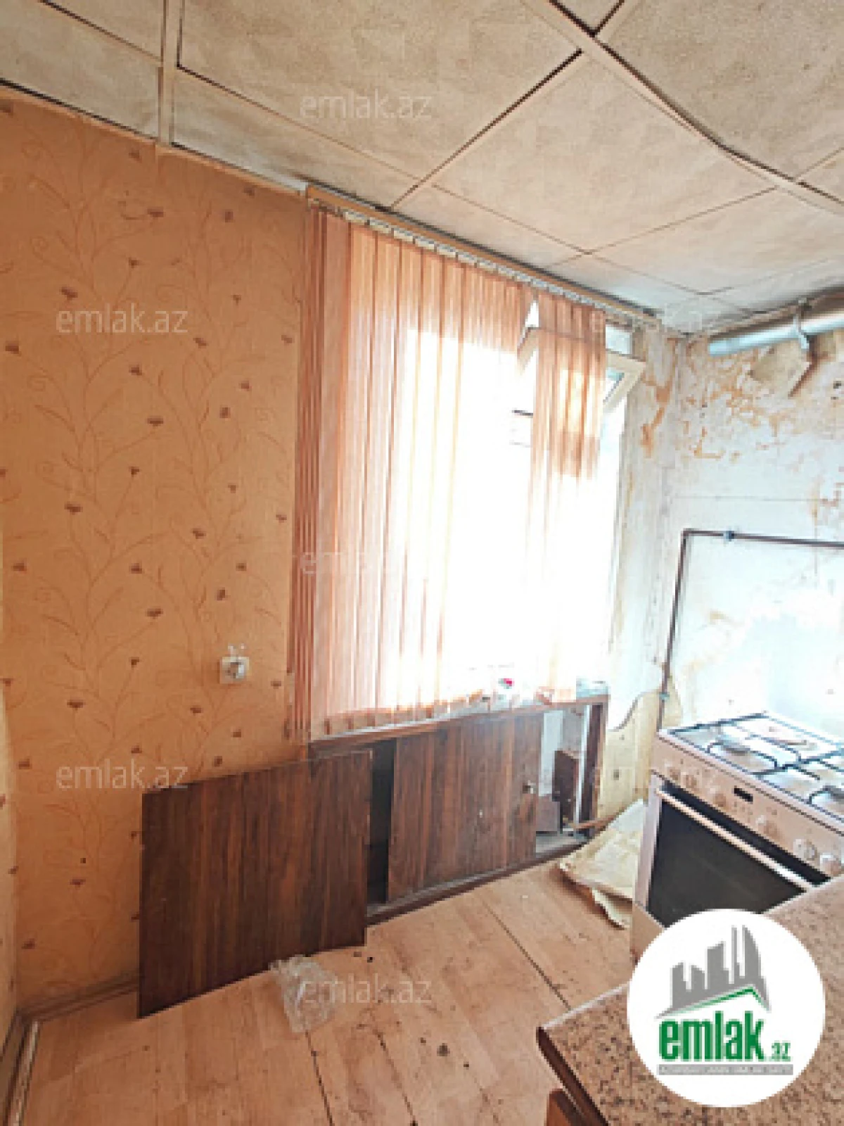 Satılır 2 otaqlı köhnə tikili 50 m²