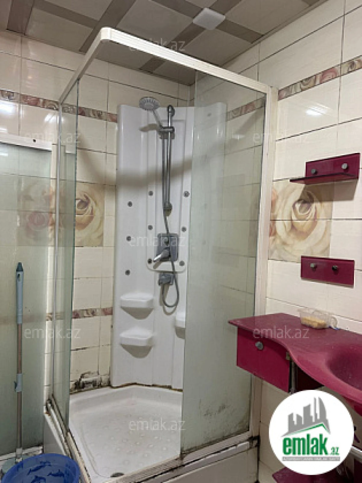 Satılır 3 otaqlı köhnə tikili 75 m²