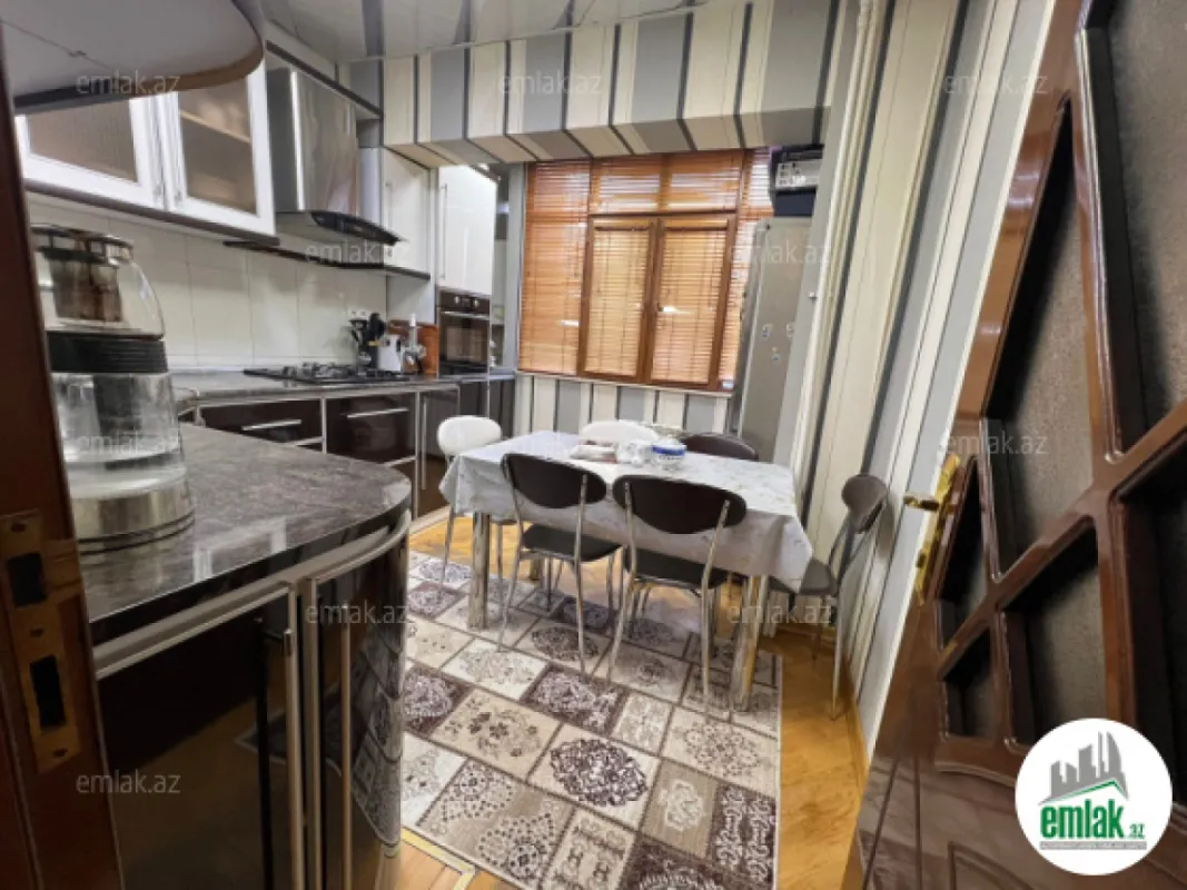 Satılır 3 otaqlı köhnə tikili 80 m²