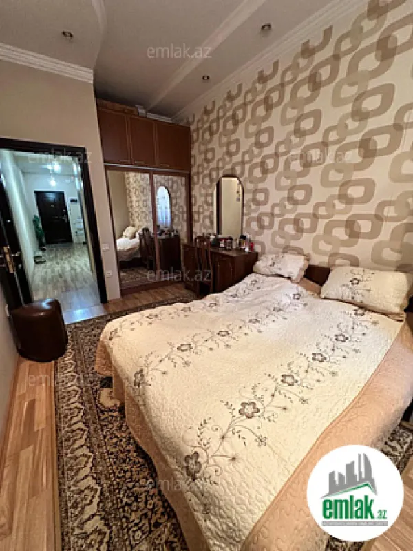 Satılır 3 otaqlı yeni tikili 100 m²