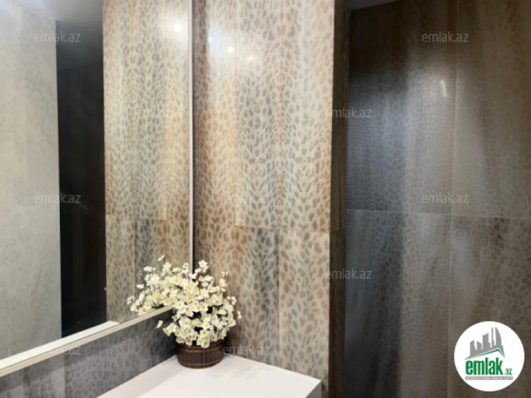 Satılır 4 otaqlı yeni tikili 150 m²