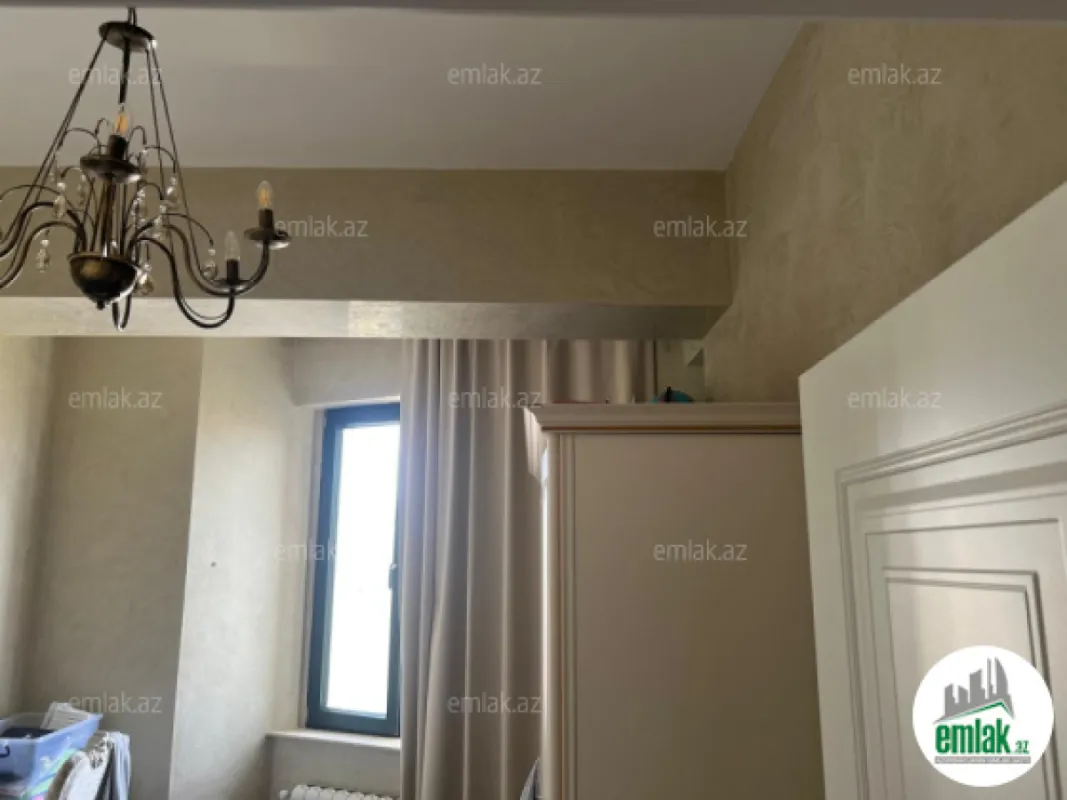 Satılır 4 otaqlı yeni tikili 150 m²