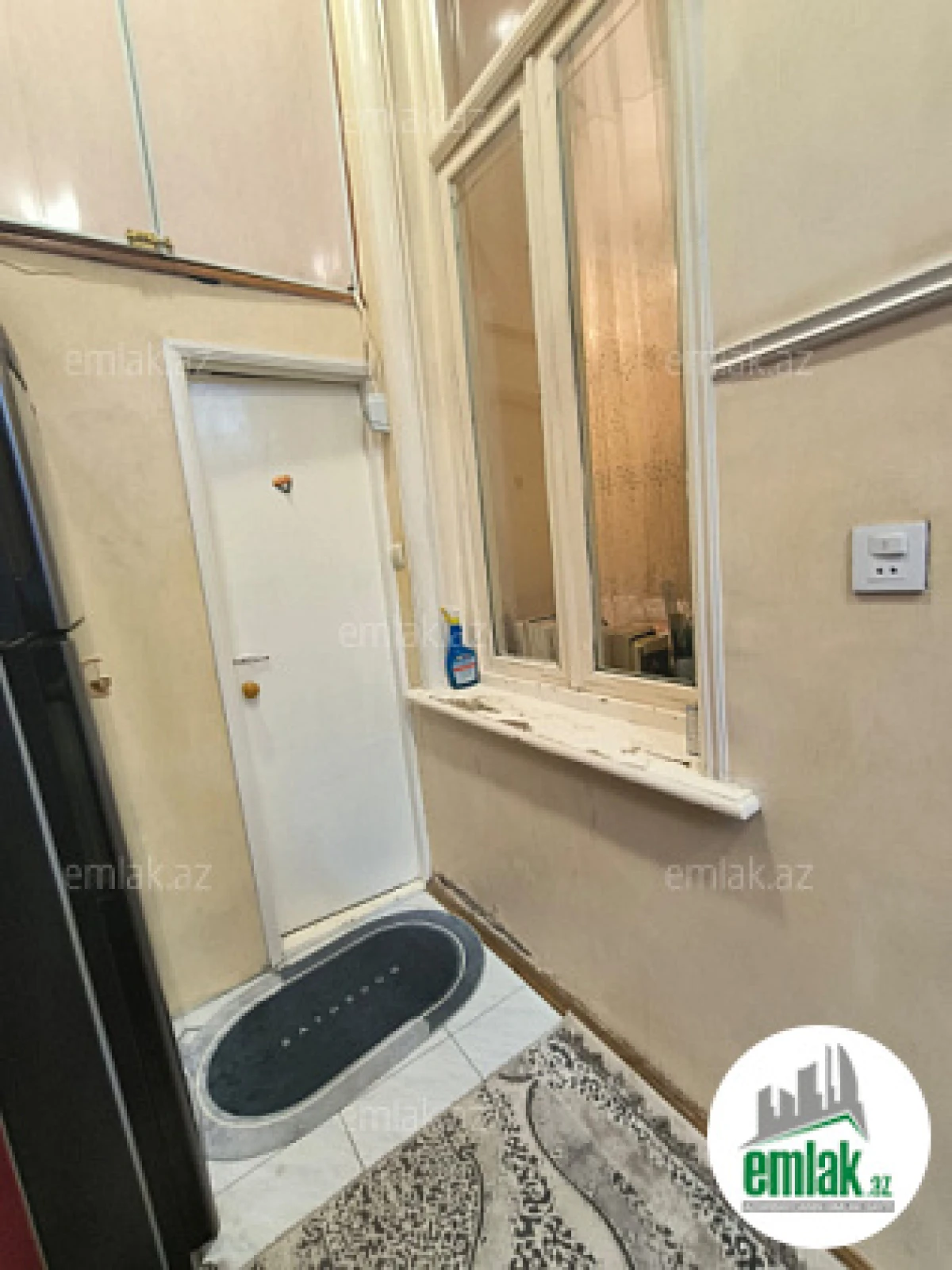 Satılır 4 otaqlı köhnə tikili 140 m²