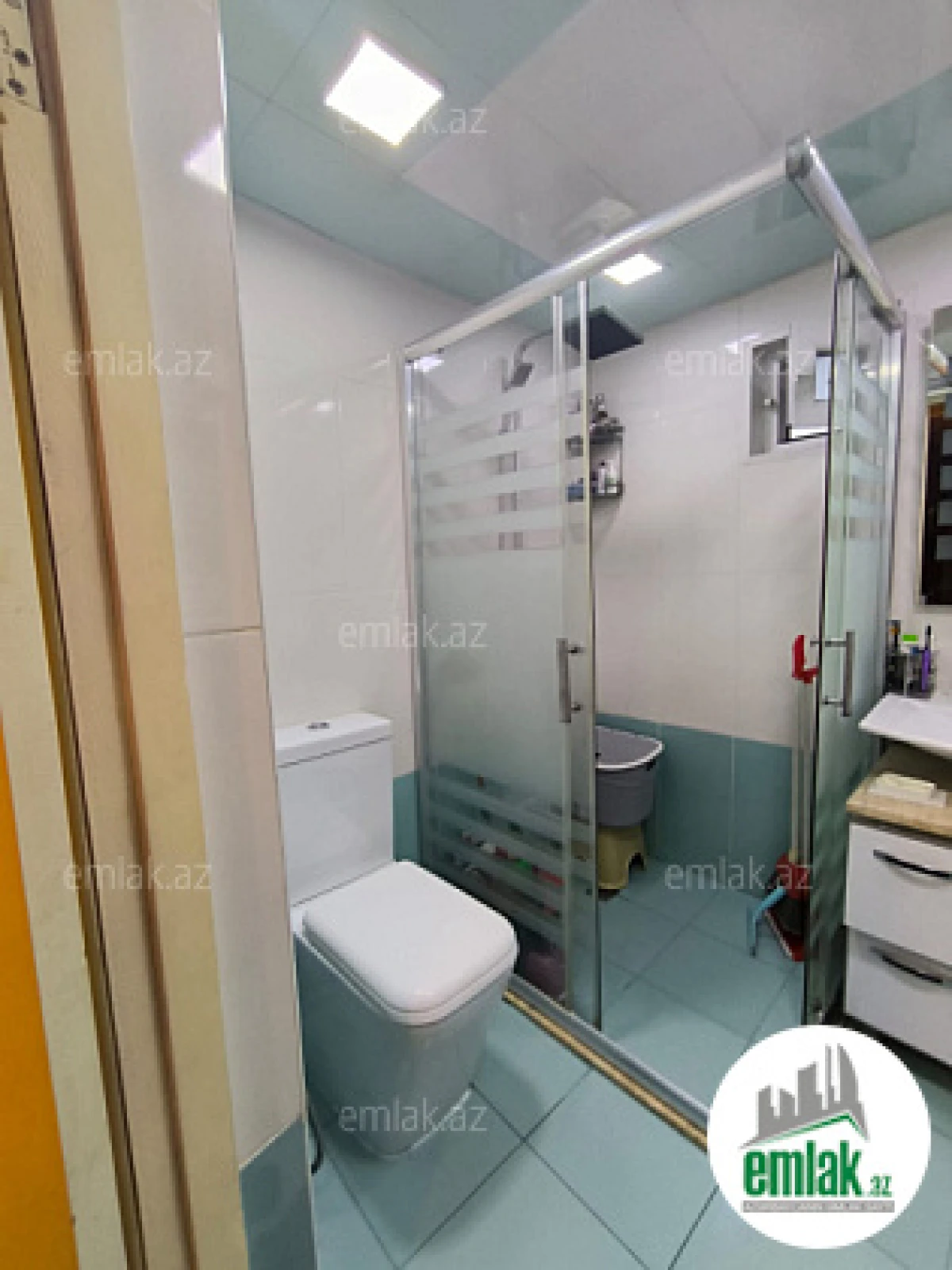 Satılır 4 otaqlı köhnə tikili 140 m²