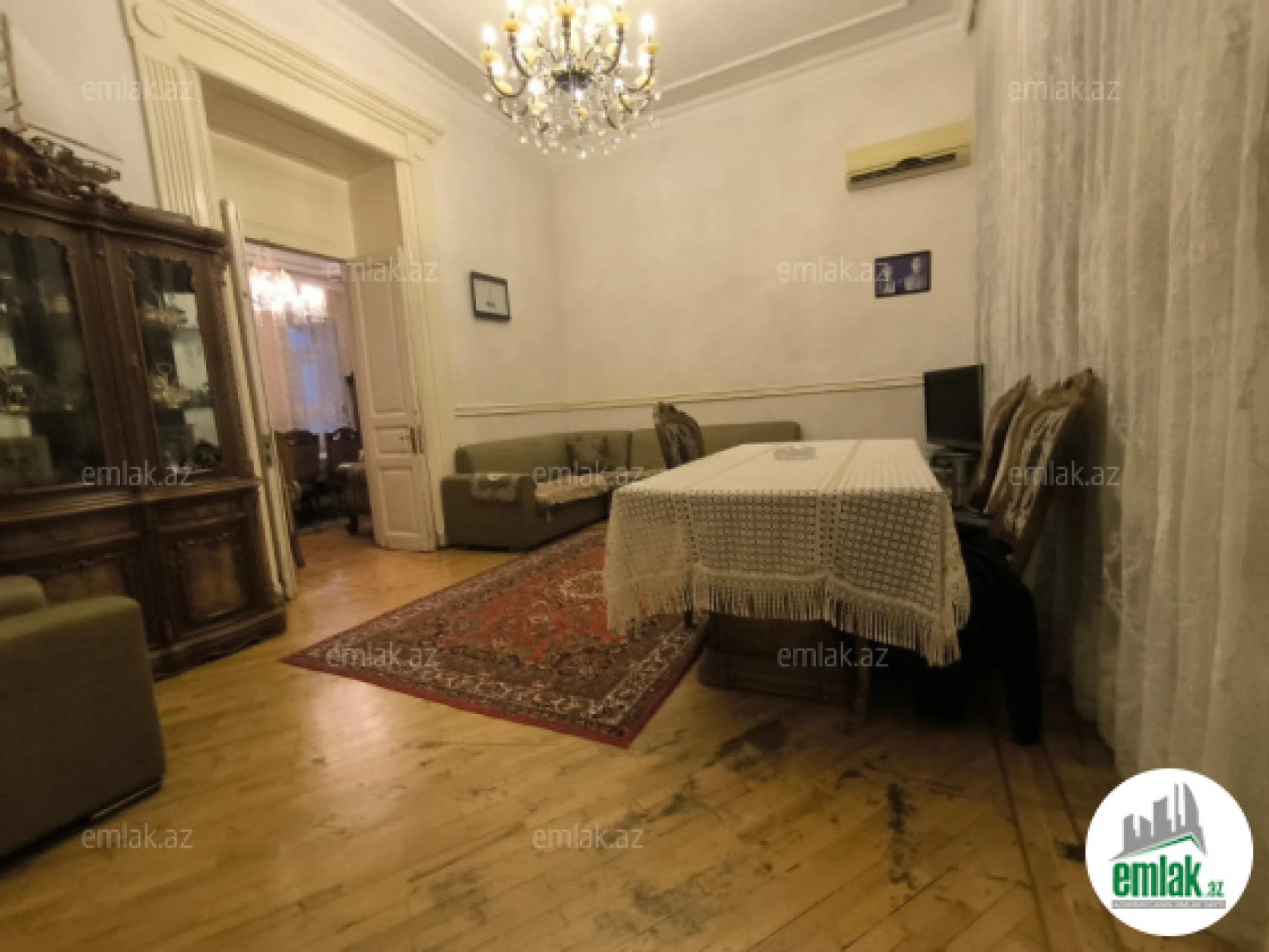 Satılır 4 otaqlı köhnə tikili 140 m²