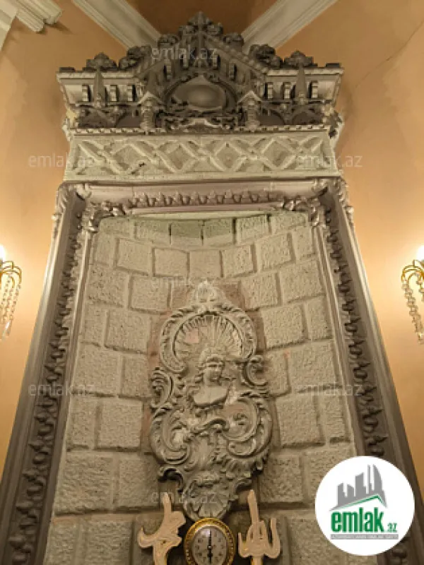 Satılır 4 otaqlı köhnə tikili 140 m²