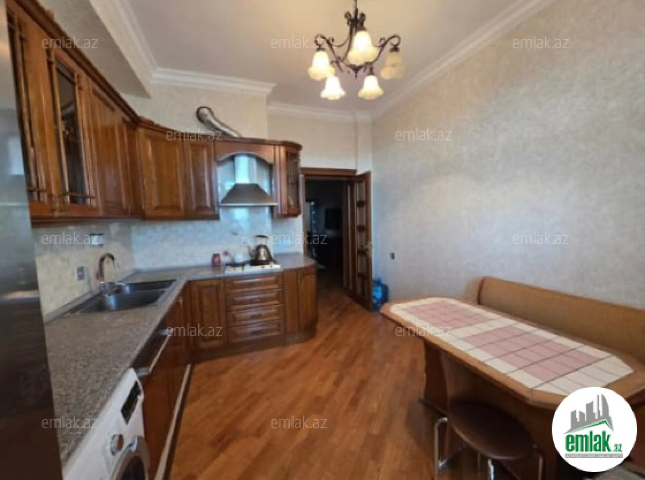 Satılır 4 otaqlı yeni tikili 143 m²