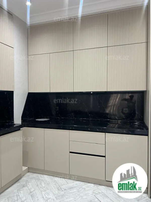 Satılır 3 otaqlı yeni tikili 75 m²