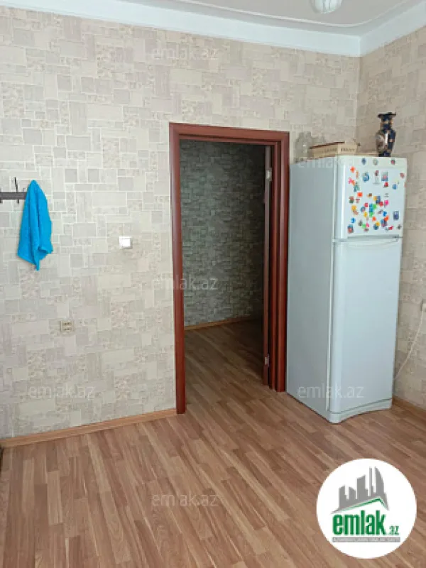 Satılır 4 otaqlı köhnə tikili 95 m²