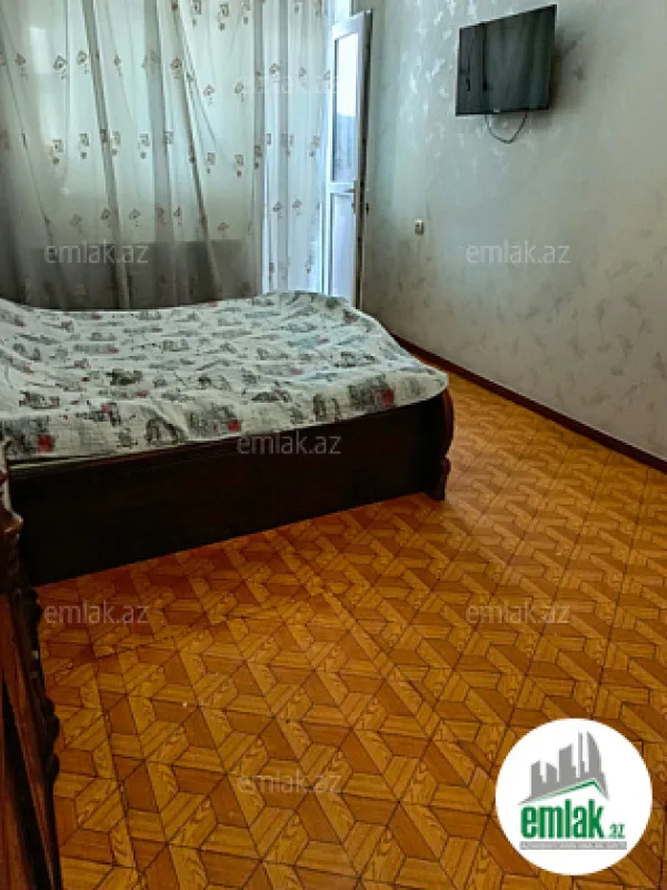 Satılır 4 otaqlı köhnə tikili 95 m²
