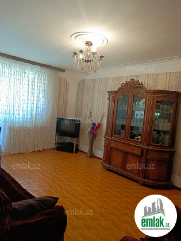 Satılır 4 otaqlı köhnə tikili 95 m²