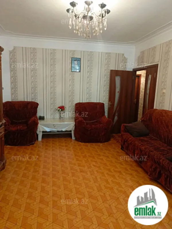 Satılır 4 otaqlı köhnə tikili 95 m²