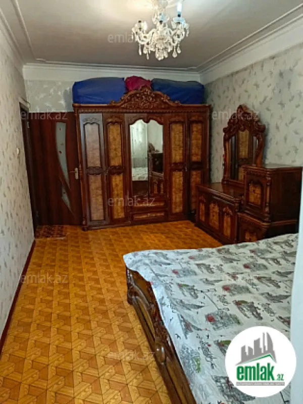 Satılır 4 otaqlı köhnə tikili 95 m²