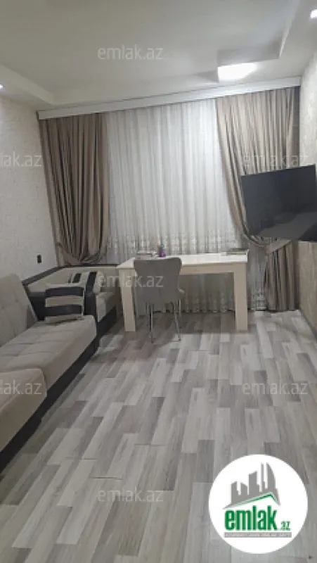 Satılır 4 otaqlı köhnə tikili 110 m²