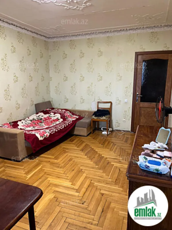 Satılır 2 otaqlı köhnə tikili 60 m²