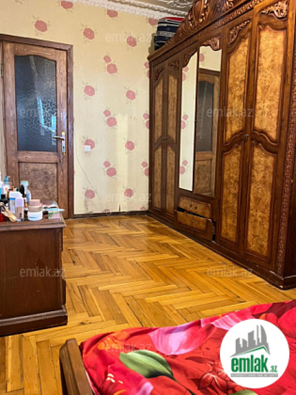 Satılır 2 otaqlı köhnə tikili 60 m²