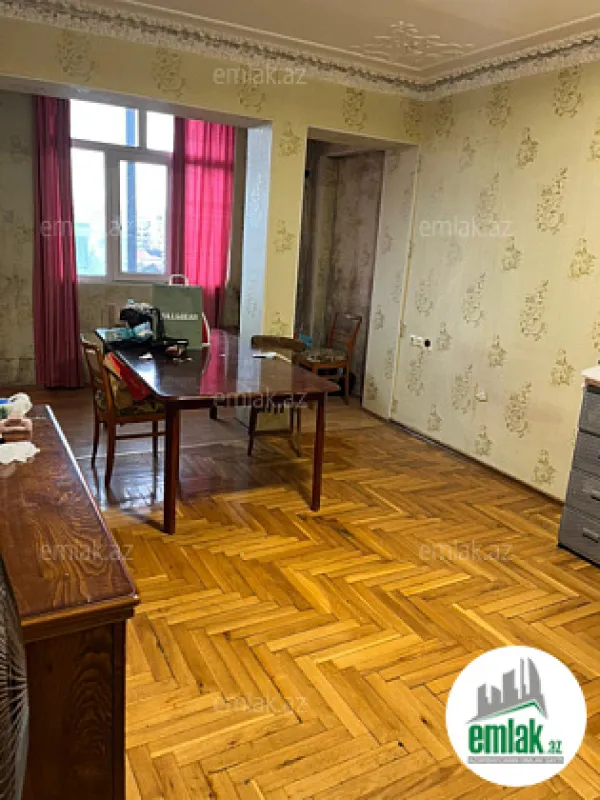 Satılır 2 otaqlı köhnə tikili 60 m²