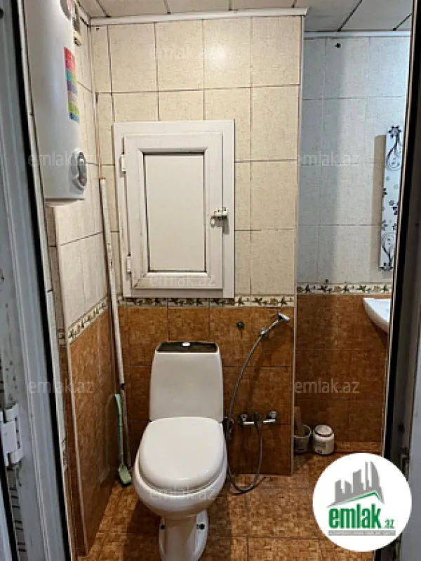 Satılır 2 otaqlı köhnə tikili 60 m²