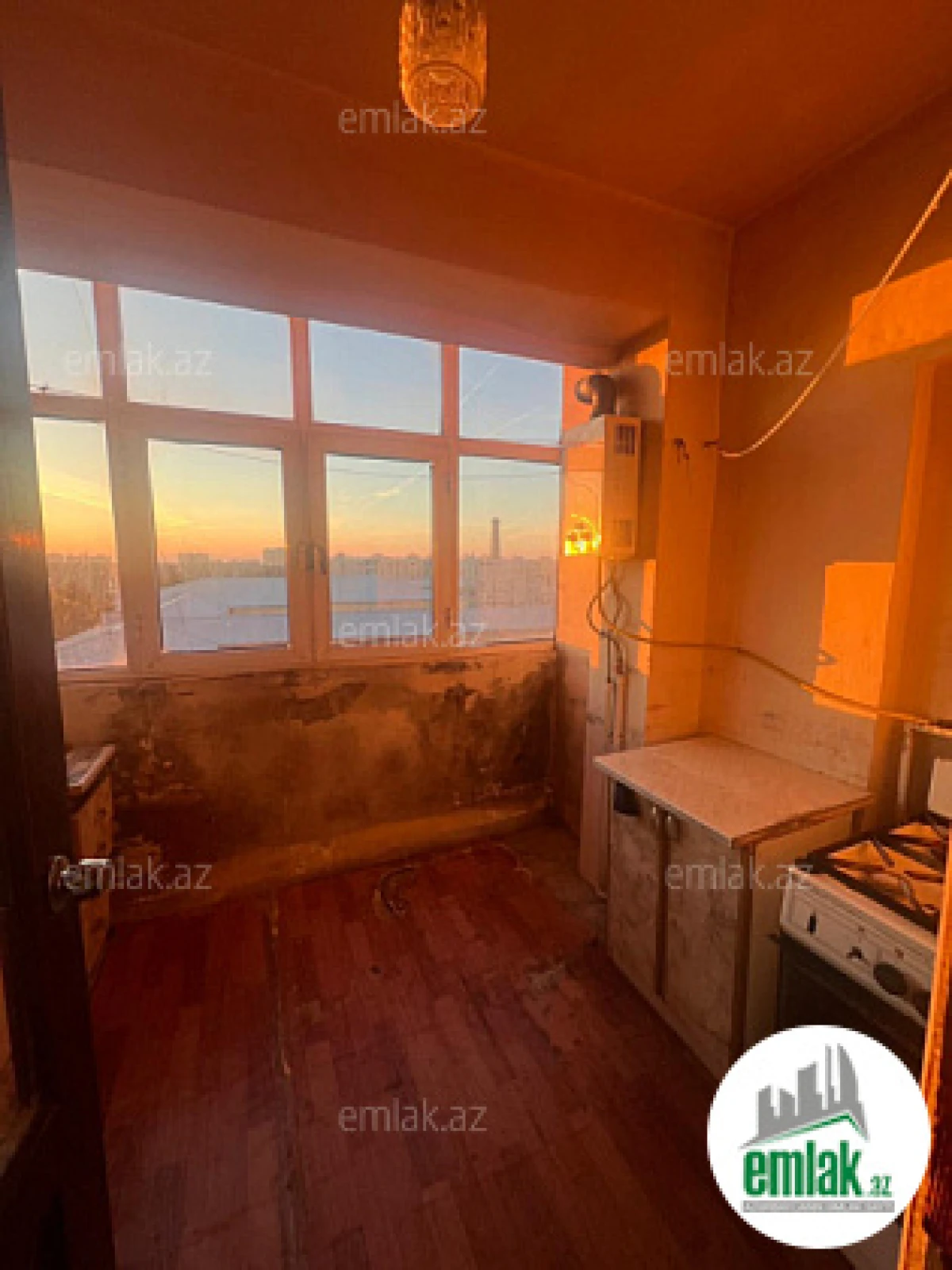 Satılır 5 otaqlı köhnə tikili 103 m²