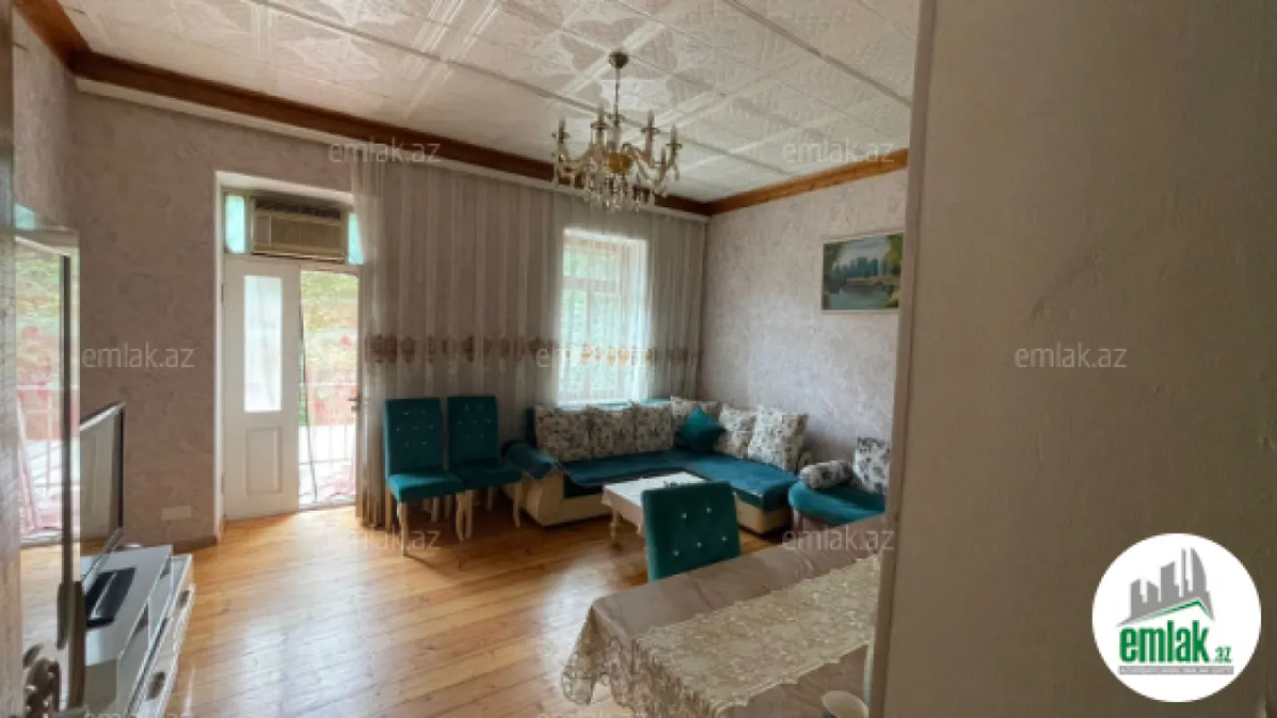 Satılır 3 otaqlı köhnə tikili 80 m²