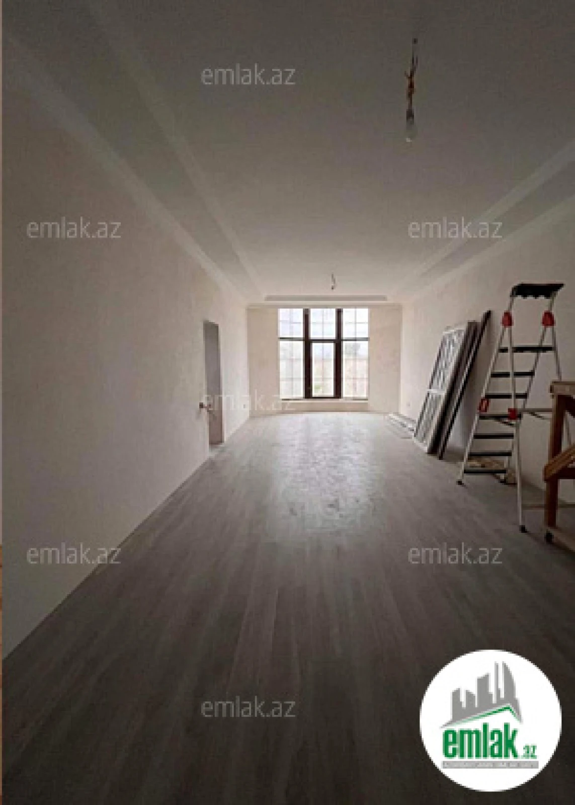 Satılır 5 otaqlı mənzil 200 m²