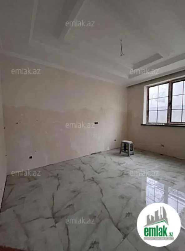 Satılır 5 otaqlı mənzil 200 m²