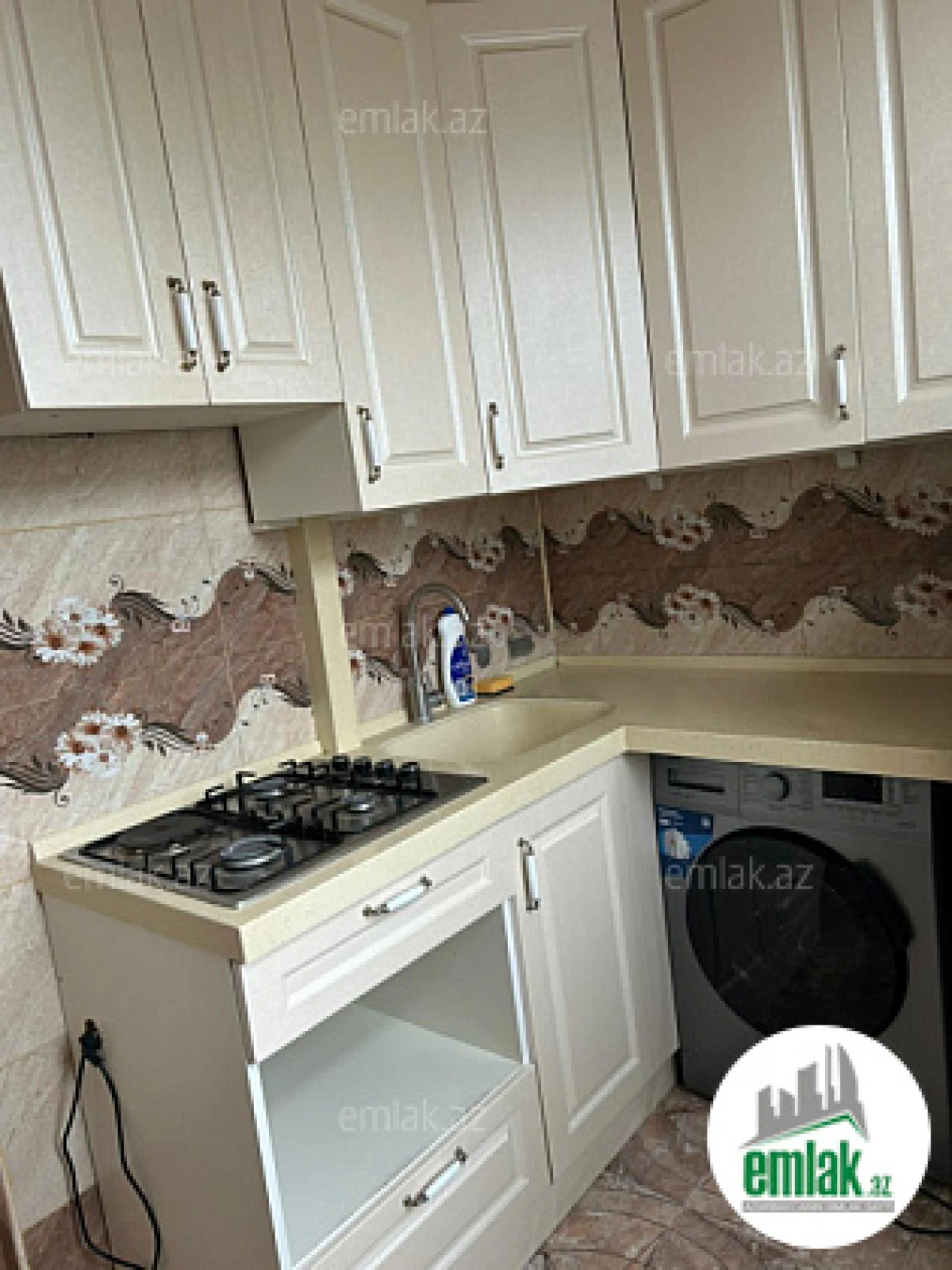 Satılır 2 otaqlı köhnə tikili 55 m²