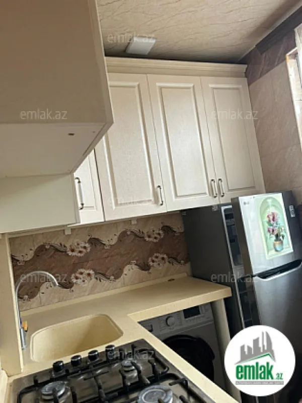 Satılır 2 otaqlı köhnə tikili 55 m²