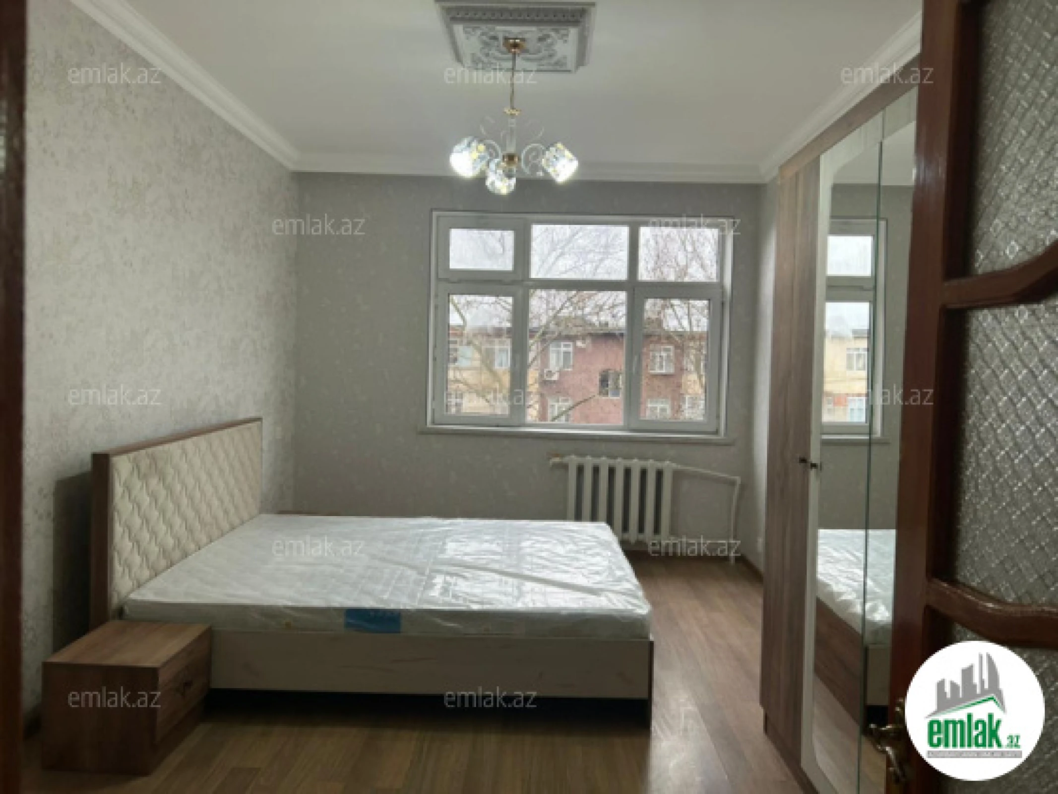 Satılır 2 otaqlı köhnə tikili 55 m²