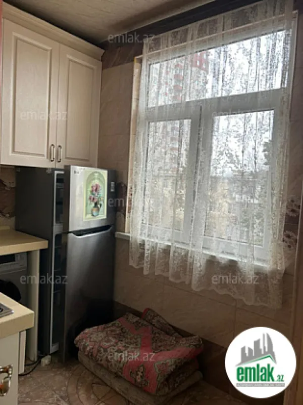 Satılır 2 otaqlı köhnə tikili 55 m²