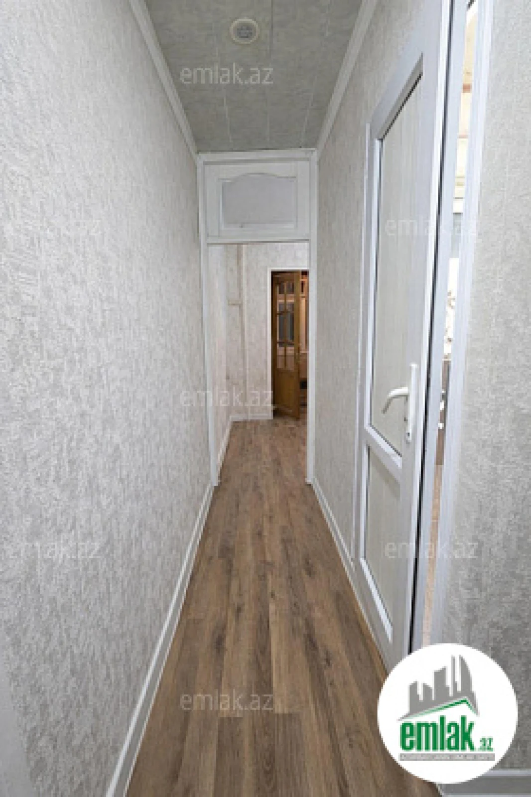 Satılır 2 otaqlı köhnə tikili 60 m²