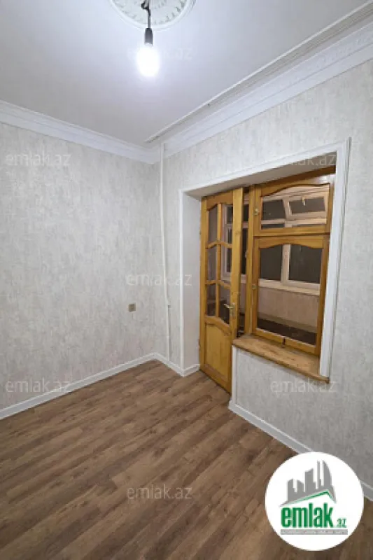 Satılır 2 otaqlı köhnə tikili 60 m²