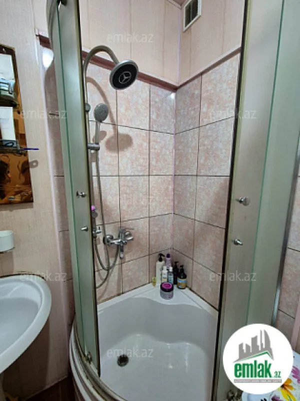 Satılır 2 otaqlı köhnə tikili 60 m²