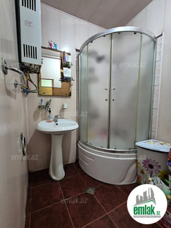 Satılır 2 otaqlı köhnə tikili 60 m²