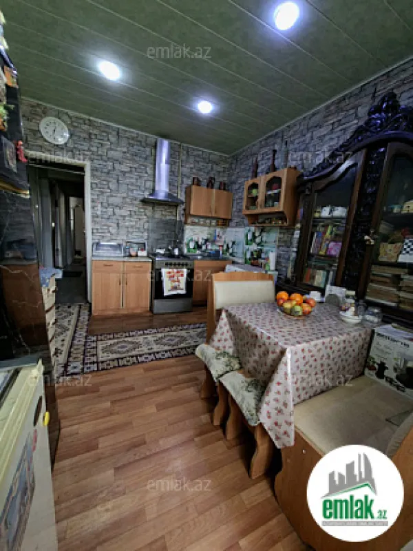 Satılır 2 otaqlı köhnə tikili 60 m²