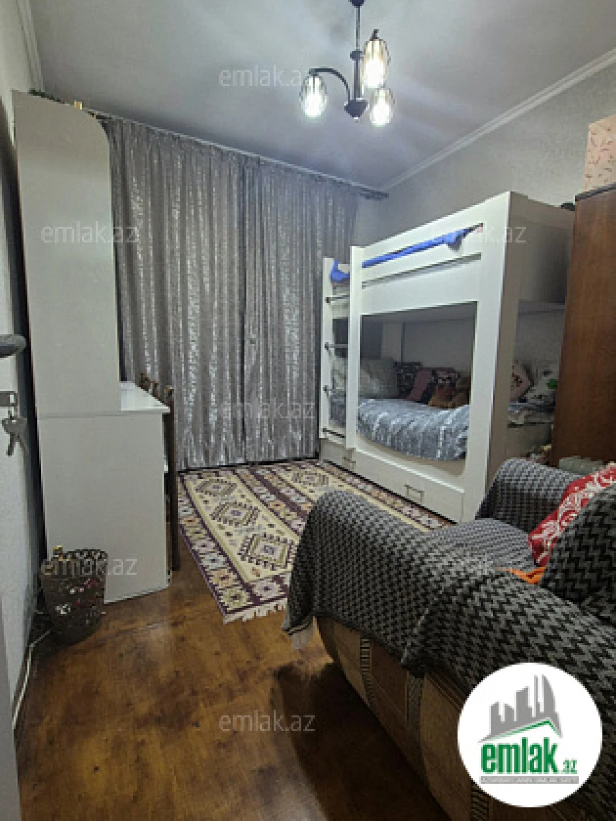 Satılır 2 otaqlı köhnə tikili 60 m²