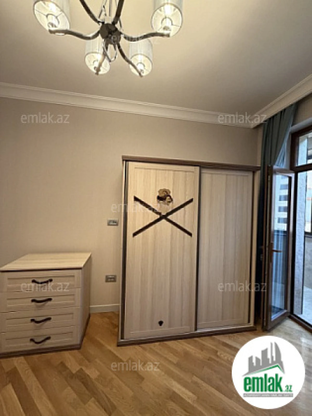 Satılır 3 otaqlı yeni tikili 90 m²