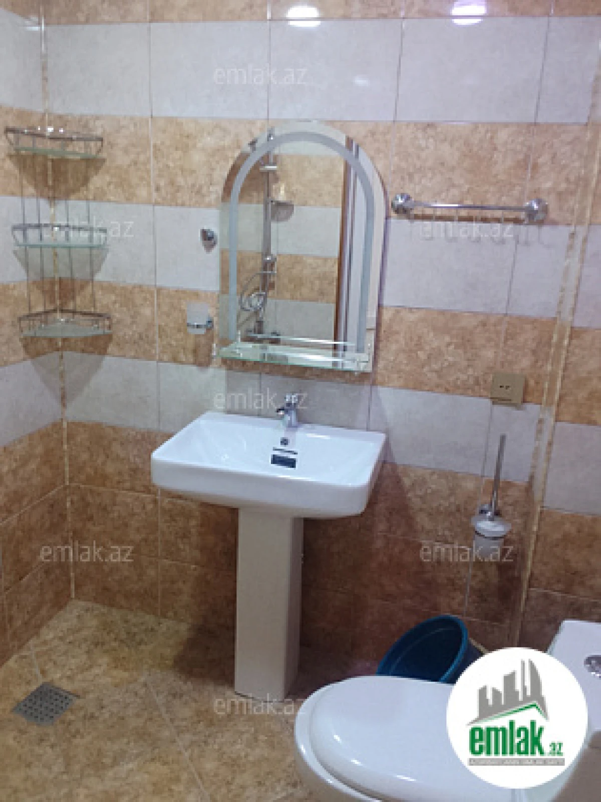 Satılır 3 otaqlı köhnə tikili 70 m²