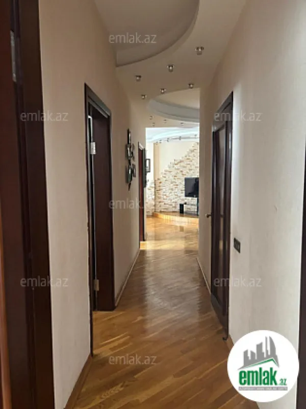 Satılır 3 otaqlı yeni tikili 150 m²