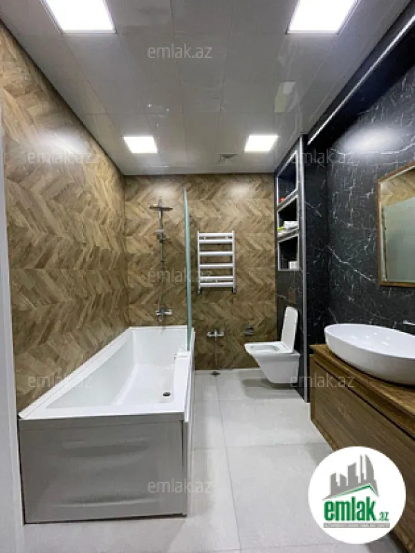 Satılır 3 otaqlı yeni tikili 131 m²