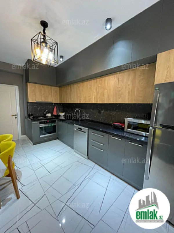 Satılır 3 otaqlı yeni tikili 131 m²