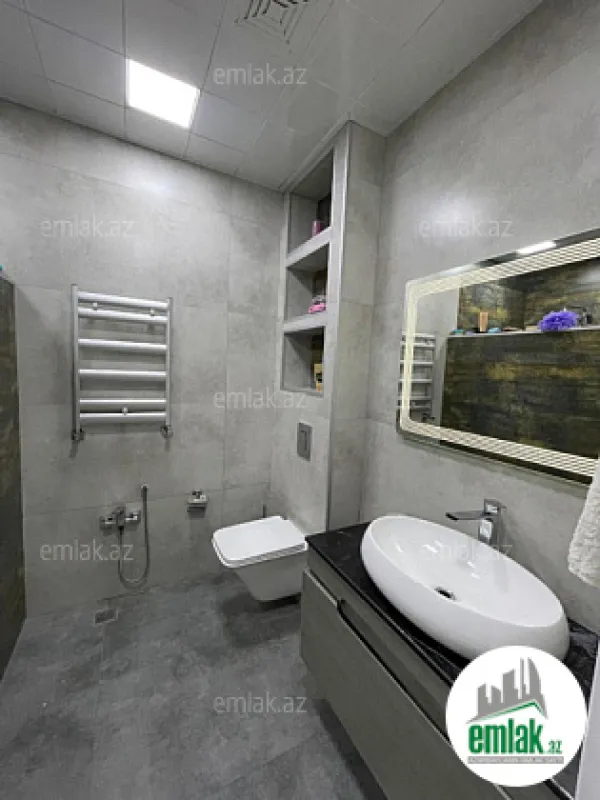 Satılır 3 otaqlı yeni tikili 131 m²