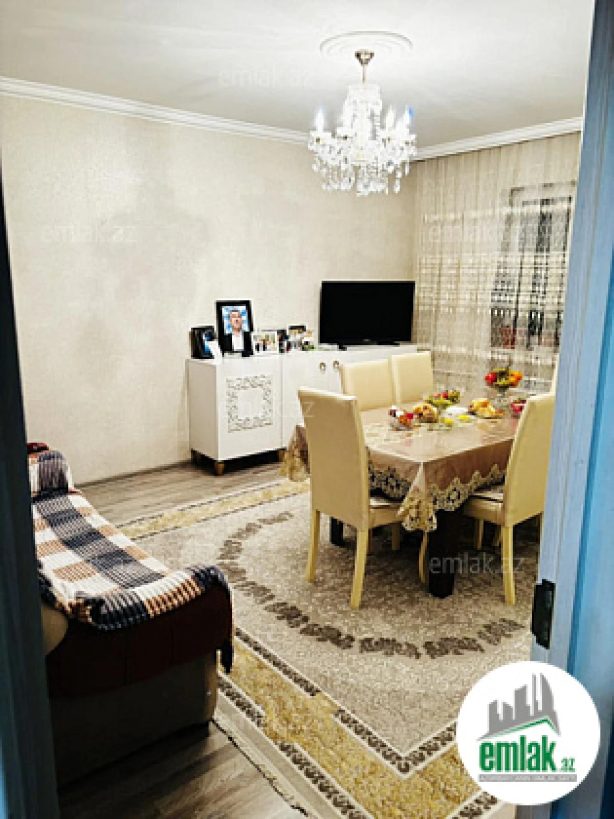 Satılır 4 otaqlı köhnə tikili 100 m²