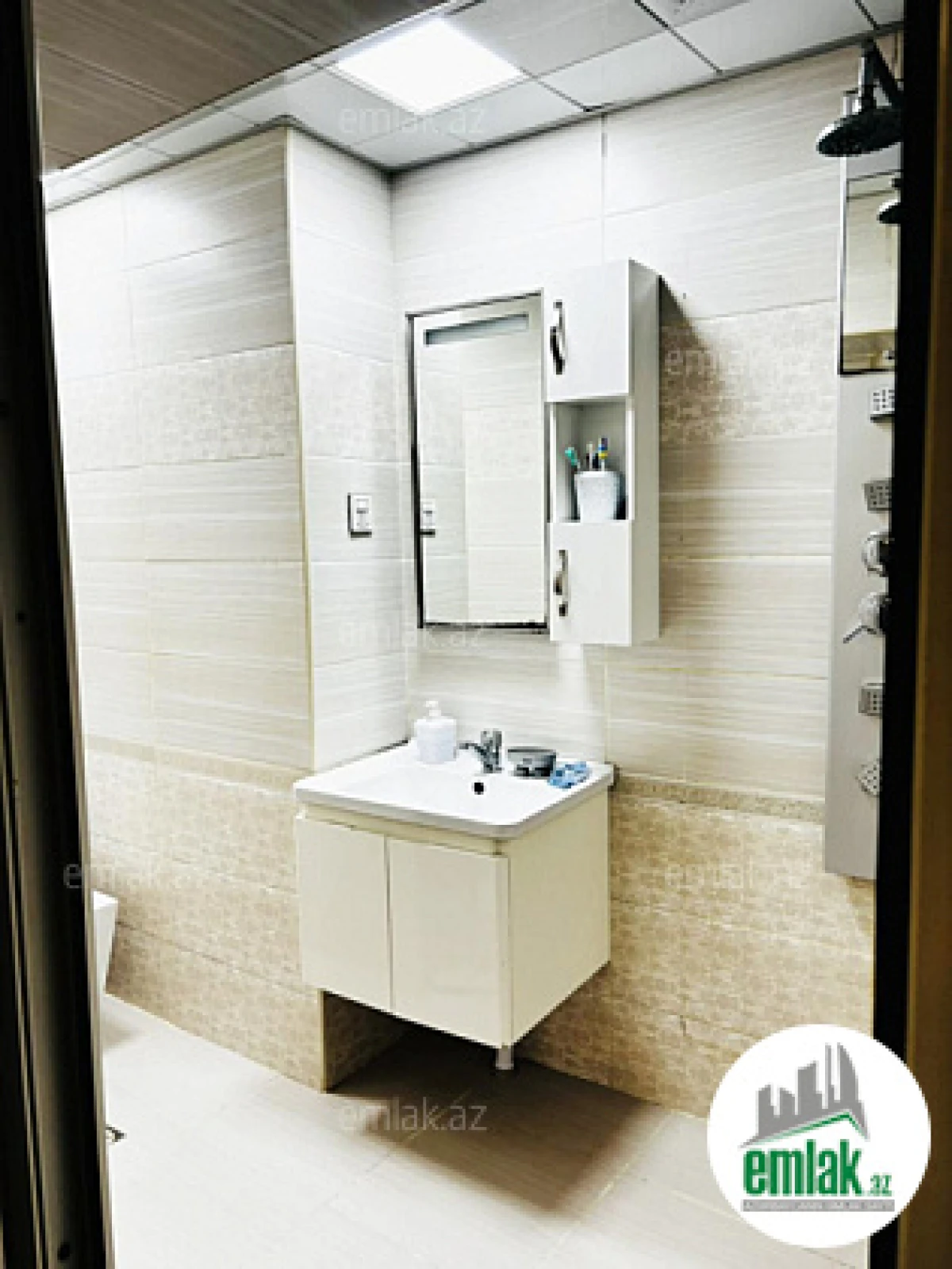 Satılır 4 otaqlı köhnə tikili 100 m²