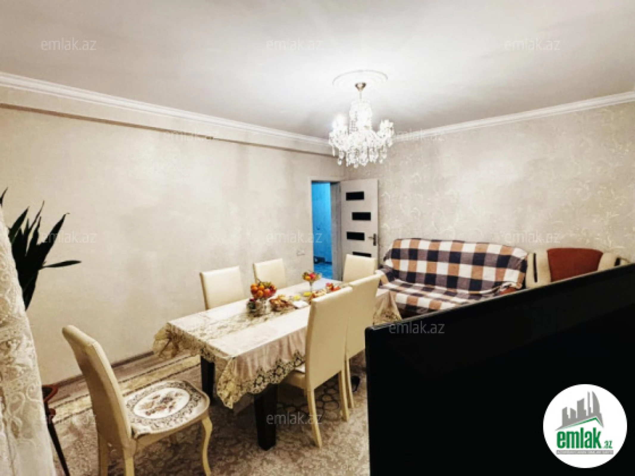 Satılır 4 otaqlı köhnə tikili 100 m²