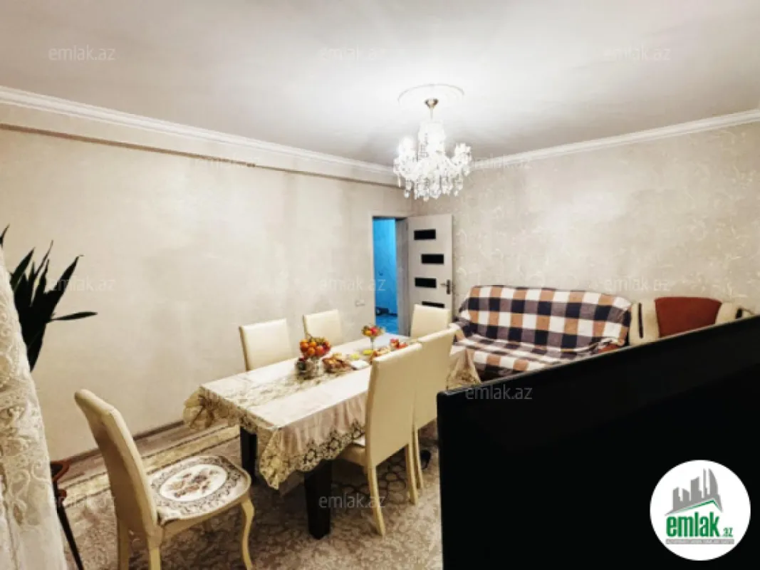 Satılır 4 otaqlı köhnə tikili 100 m²