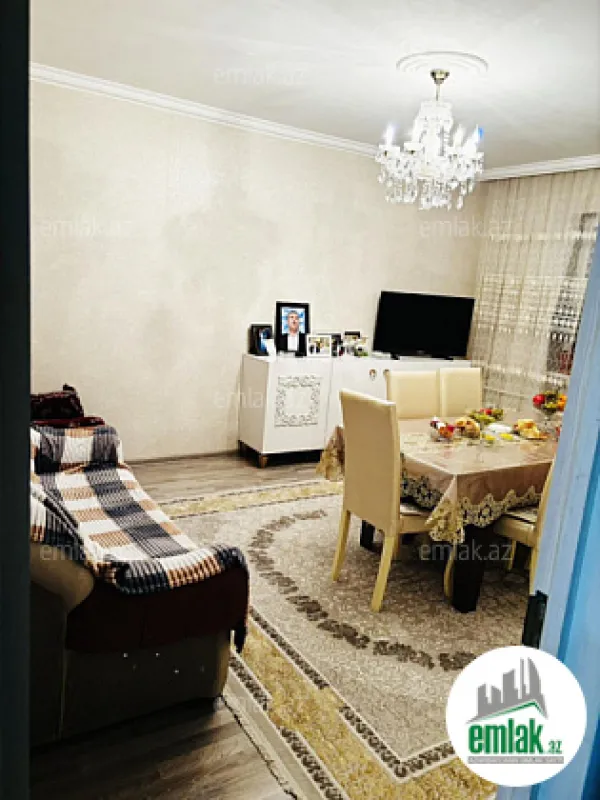 Satılır 4 otaqlı köhnə tikili 100 m²