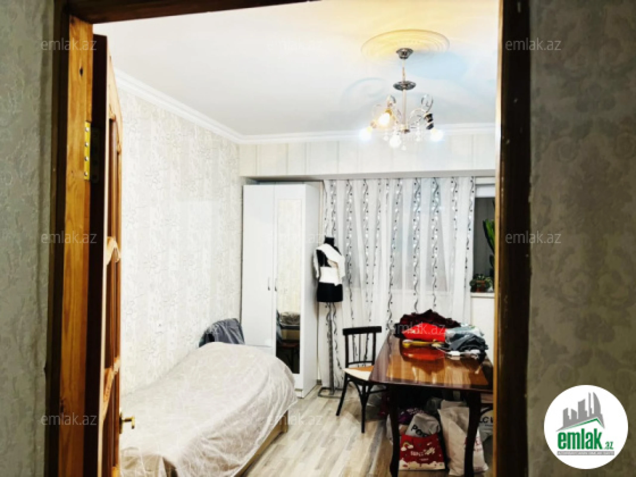 Satılır 4 otaqlı köhnə tikili 100 m²