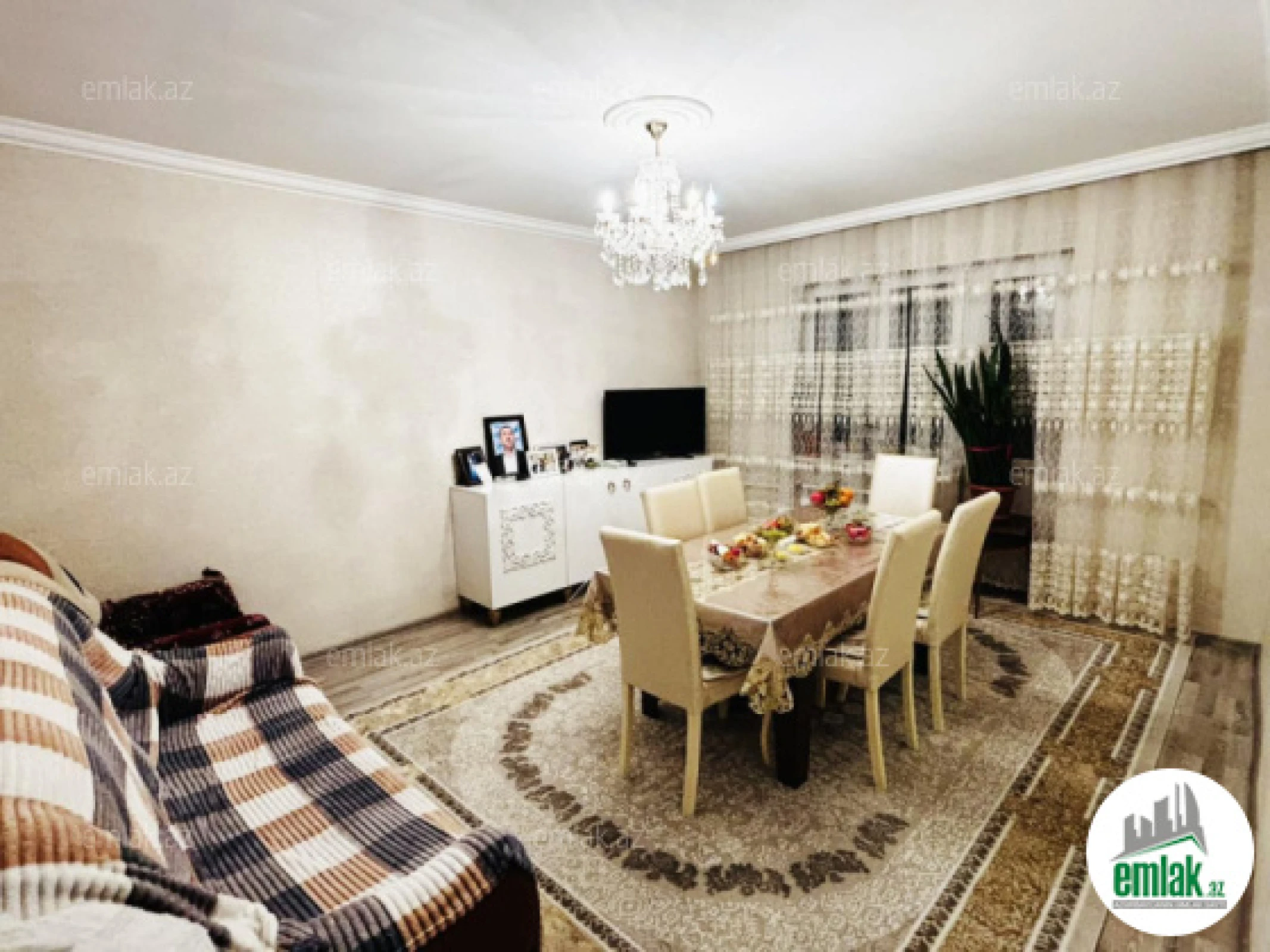 Satılır 4 otaqlı köhnə tikili 100 m²