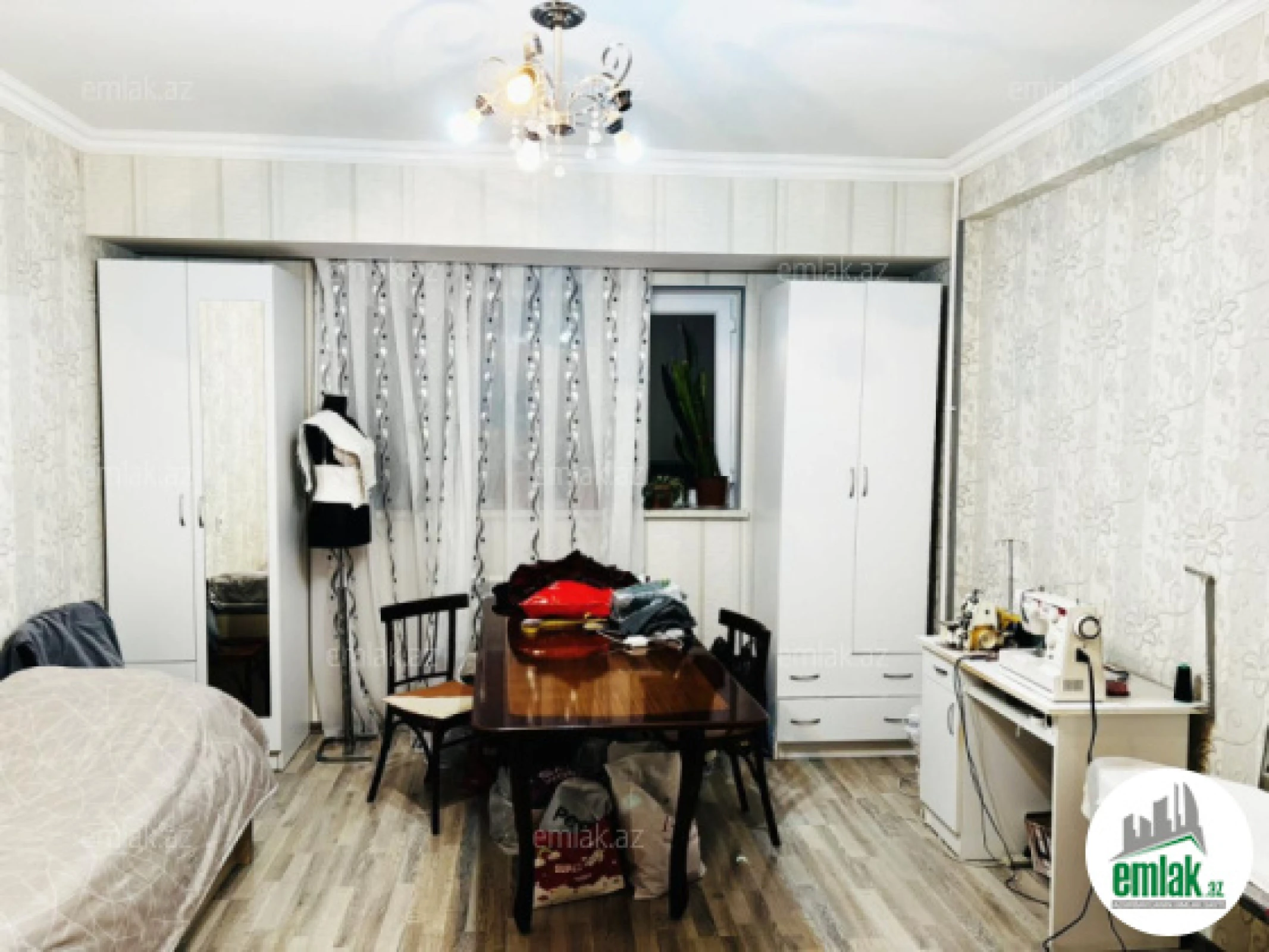 Satılır 4 otaqlı köhnə tikili 100 m²